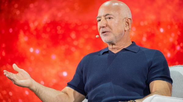 jeff bezos tot mai aproape de a deveni actionar al clubului fc liverpool tranzactia ar ajunge la aproape 1 55 miliarde de euro