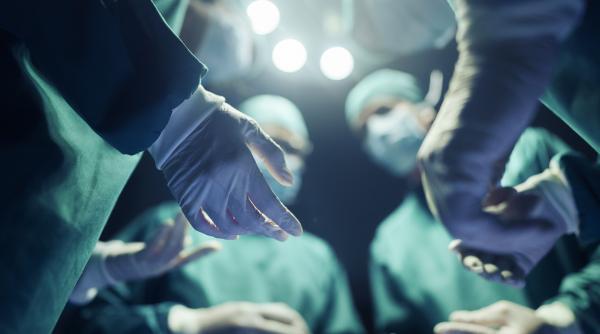 mobilizare la spitalul dr c i parhon iasi pentru doua transplanturi renale dificile 30 de medici au venit din timpul liber