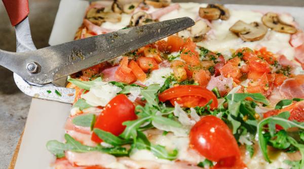 un nou concept pentru iubitorii de pizza romana inspirat din traditia italiana