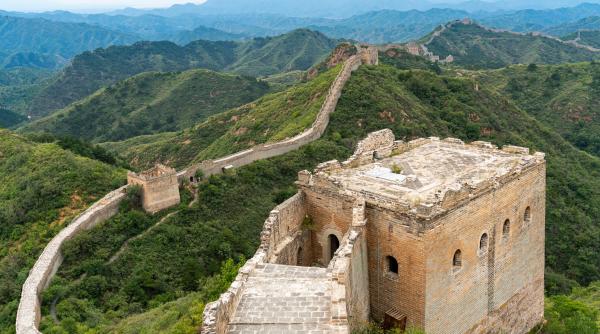 ce beau soldatii de la marele zid chinezesc acum 2 300 de ani un vas cu vin din mei a fost descoperit intr un cimitir