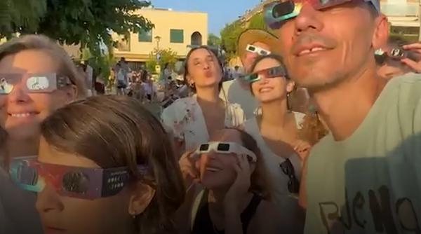 45 de români s-au dus in Altafulla, în Spania, unul dintre puținele locuri din lume în care eclipsa de Soare este totală