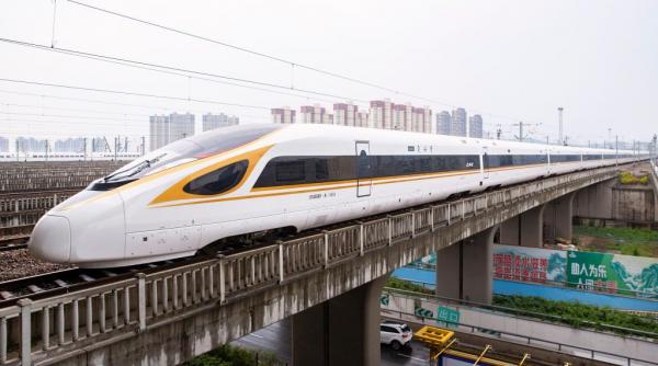 chinezii au facut un tren care ajunge de la zero la 800 kilometri pe ora in numai 5 secunde