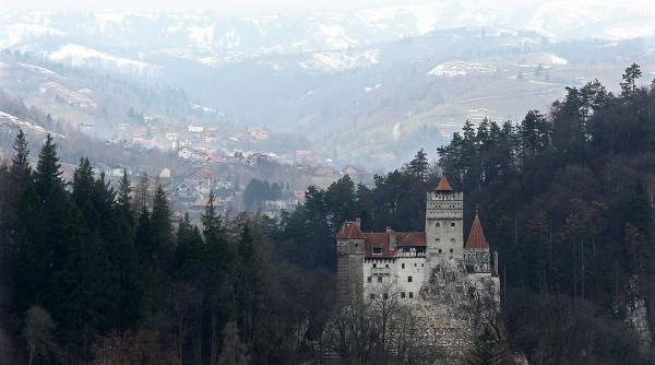 harta interactiva pe care poti explora mii de castele si palate din intreaga lume cate sunt din romania si care este primul in top