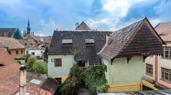 cel mai vechi hostel pentru tineri din romania se inchide dupa 25 de ani de activitate chiria a crescut de aproape noua ori