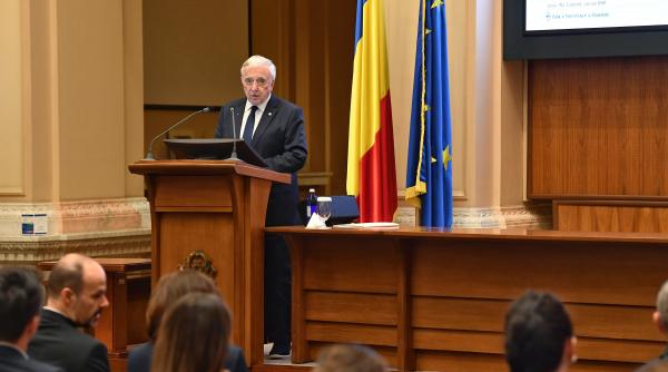 mugur isarescu deciziile fitch si moody s au fost cele corecte nu au fost o concesie avertismentul pentru politicieni