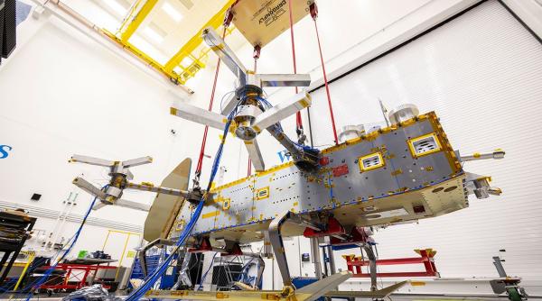 nasa asambleaza o drona spatiala alimentata nuclear octocopterul va zbura pe titan luna misterioasa a lui saturn