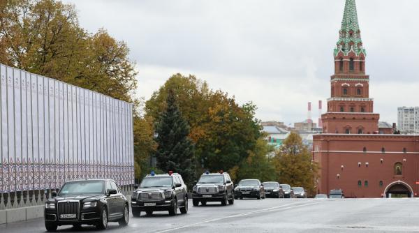 nyt de frica dronelor lui zelenski putin foloseste conserve si prin moscova umbla coloane oficiale momeala