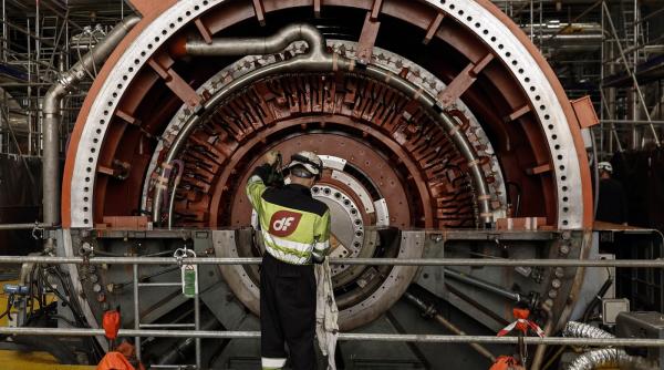 pedro sanchez amana pana in 2030 inchiderea celei mai mari centrale nucleare din spania