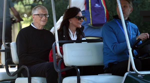 resort de lux in caraibe al lui bill gates plin de gunoaie si echipamente stricate membrii clubului cer 100 de milioane despagubiri
