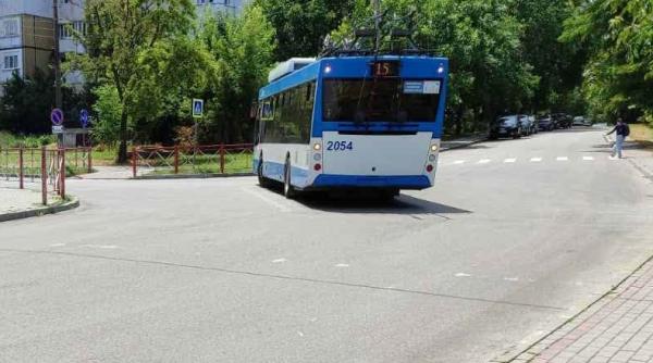 un student din oradea a castigat un grant european de 60 000 de euro pentru a digitaliza transportul public dintr un oras din moldova