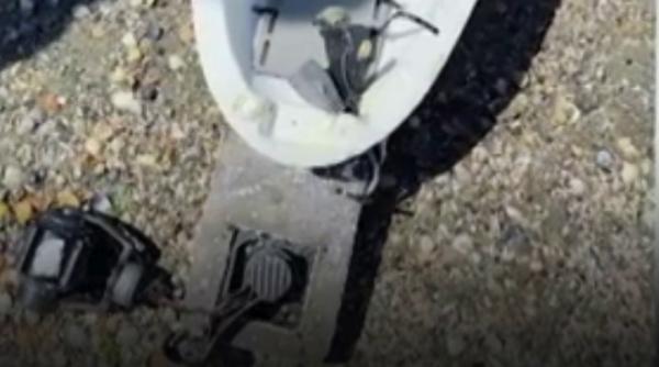 Un turist a descoperit o bucată de dronă la 30 de metri de mal, în largul plajei din Olimp, de Ziua Marinei