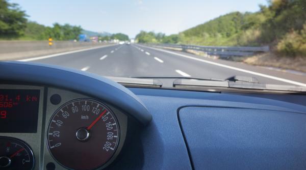 doi romani au mers 100 de kilometri pe autostrada in italia cu fiul lor mort pe bancheta din spate am crezut ca doarme