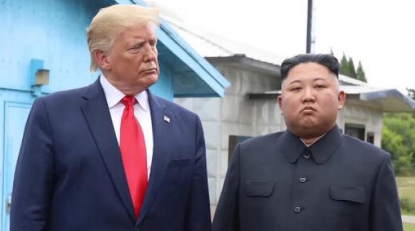 trump anunta ca sua isi va reduce exercitiile militare in coreea de sud cu putin timp inainte a publicat o fotografie cu kim jong un