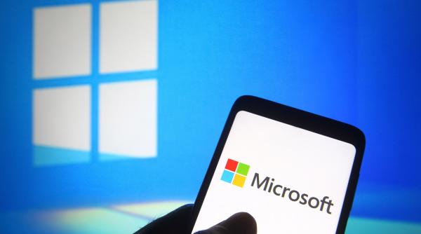 china se grabeste sa dezinstaleze o versiune windows de pe sistemele guvernamentale inaintea vizitei lui xi in sua care este motivul