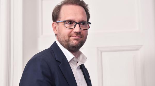 fritz face apel la sustinatori sa se opuna abuzurilor psd prin proteste si mesaje pe retele sedinta usr ca sa i revalideze mandatul