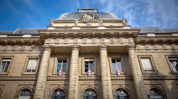 procurorii francezi ancheteaza presupuse ingerinte ruse care i au vizat pe doi fosti premieri