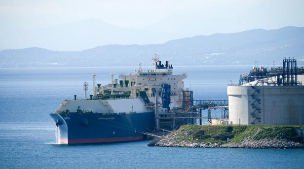 rusia face profituri uriase din gazele lichefiate vandute in europa cu ajutorul derogarii pentru grecia