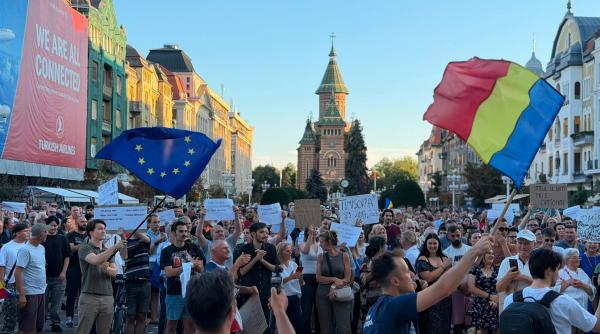 protest in timisoara pentru dominic fritz dupa decizia ccr care il lasa fara mandatul de primar