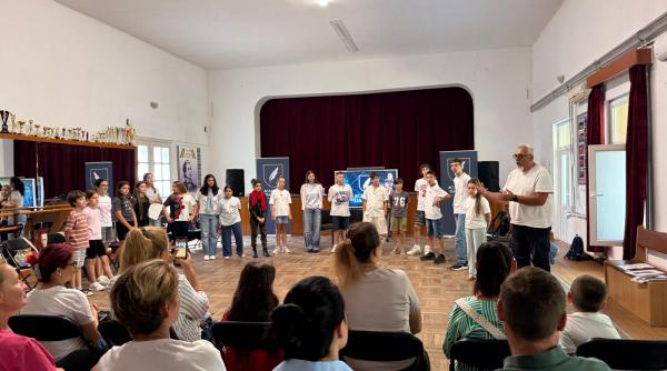 elevii din voluntari au adus micul print pe scena la cursurile de vara ale academiei da vinci