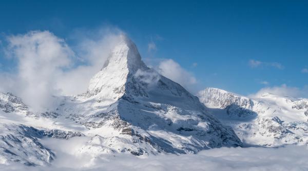trupurile a doi alpinisti belgieni au fost gasite in alpii elvetieni la 34 de ani de la disparitia lor