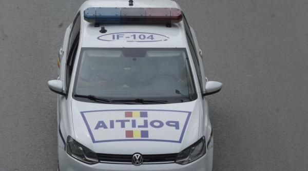 un sofer urmarit de politie s a rasturnat in constanta si autospeciala care il urmarea s a rasturnat si a luat foc