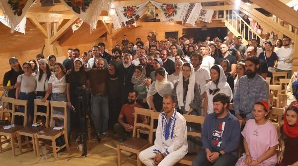 ioan aurel pop si parintele vasile ioana la oasa identitate credinta si familie in dialog cu 180 de tineri