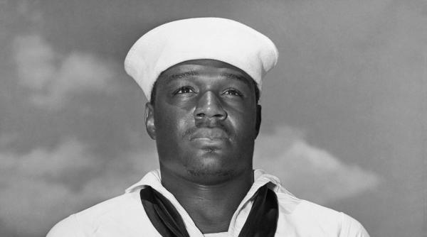 marina sua ar putea redenumi un portavion dupa trump in locul unui marinar de culoare devenit erou dupa pearl harbor