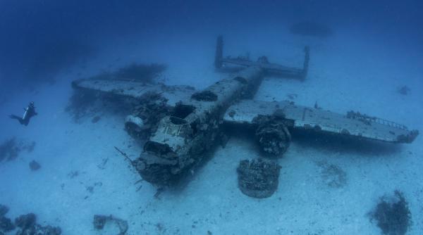 150 de avioane de razboi dorm pe fundul pacificului ce au gasit scafandrii acolo la 80 de ani distanta iti taie respiratia