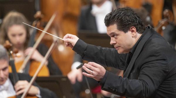 interviu cu maestrul cristian macelaru inaintea concursului george enescu viata de artist nu e usoara dar este bogata in sentimente