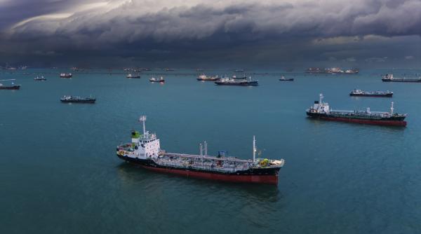 operatiunea secreta si riscanta care tine pretul petrolului sub control petrolierele dispar in stramtoarea ormuz cu ajutorul sua
