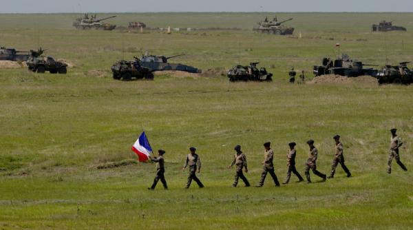 politico alegerile prezidentiale din franta sunt noul cosmar pentru nato importanta celor 1 200 de militari francezi din romania