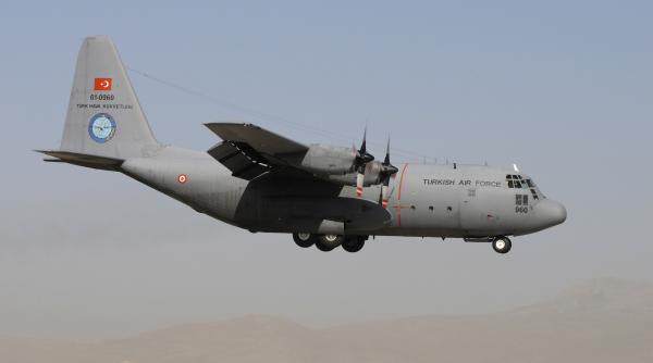 mai multe avioane militare turcesti au zburat repetat catre pakistan timp de 3 zile ar fi putut livra drone si sisteme antiaeriene