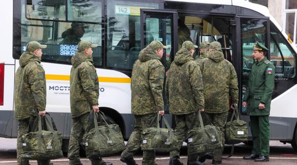 rusia se pregateste de o noua mobilizare militara zelenski spune ca 300 000 de noi recruti urmeaza a fi concentrati in armata rusa
