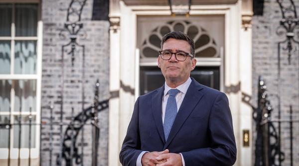 andy burnham merge luni la kiev in prima sa calatorie in strainatate si va reafirma sprijinul marii britanii pentru ucraina