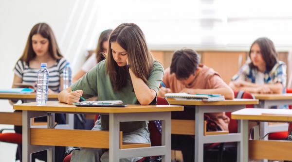 elevii care sunt acum in clasa a v a vor da evaluarea nationala dupa noile reguli ce a decis camera deputatilor