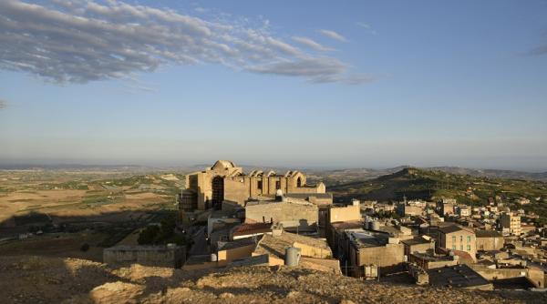 naro in sicilia este cea mai noua destinatie din italia care ofera case cu doar 1 euro