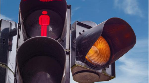 s au stricat semafoarele in 35 de intersectii din bucuresti circulatia dirijata de politistii rutieri