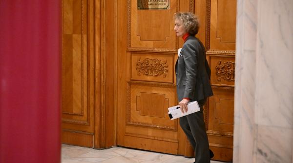 senatul infiinteaza o comisie de ancheta pe tema intalnirii dintre premierul interimar bolojan si sefa ccr