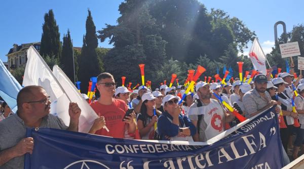 sindicatele vor protesta marti la ministerul muncii ca sa ceara cresterea salariului minim de la 1 ianuarie 2027