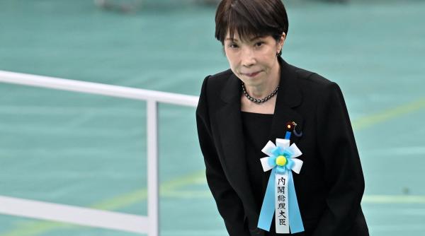 sunt atat de singura incat m am imprietenit cu un gandac premierul japoniei dezvaluie cum arata viata la varful puterii