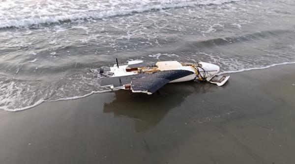alerta la malul marii toata plaja din olimp a fost inchisa dupa ce a fost descoperita o bucata de drona