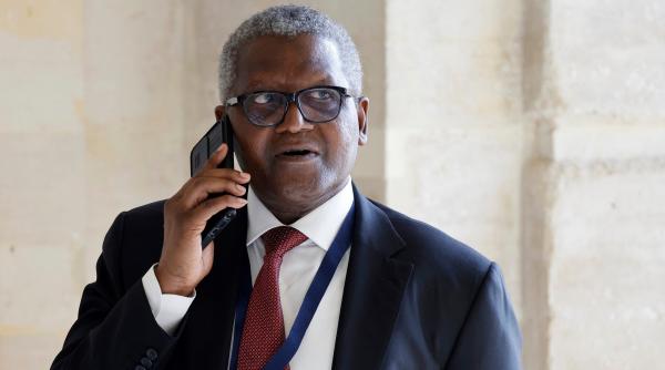 cel mai bogat om din africa voia sa transporte ciment din nigeria in ghana dar n a avut cu ce acum vrea sa si cumpere propriile nave