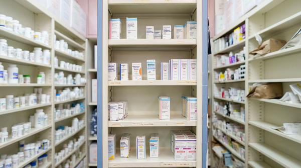 cseke attila cere verificari urgente privind stocurile de medicamente din romania