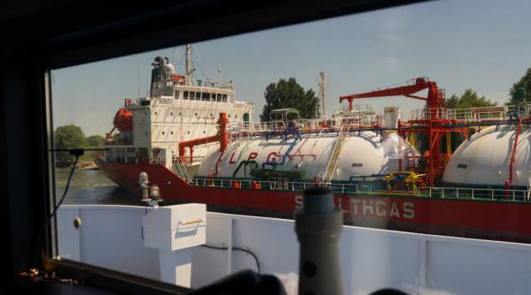 lipsa pilotilor blocheaza exporturile de cereale ale ucrainei pe canalul sulina aproape 70 de nave stau la coada pe dunare