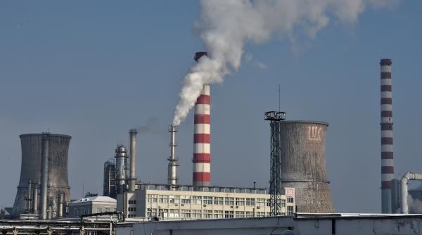 rafinaria lukoil din ploiesti in insolventa tribunalul prahova a deschis procedura generala