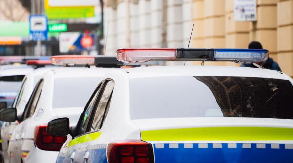 vestul salbatic la tulcea primarul din smardan a vrut sa vanda un utilaj unui om din hunedoara au ajuns la bataie si un foc de arma