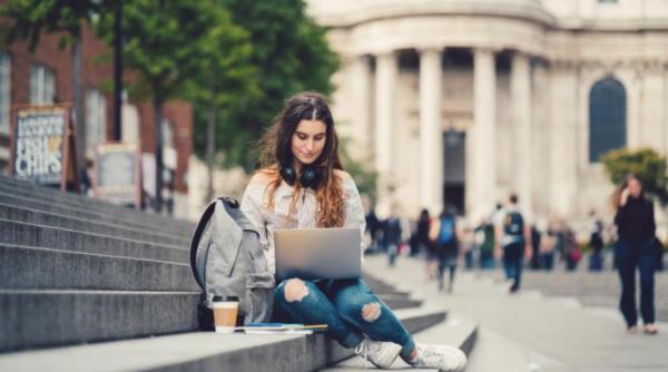 ar putea plati studentii ue acelasi taxe ca britanicii la universitatile din marea britanie burnham analizeaza un plan al lui starmer