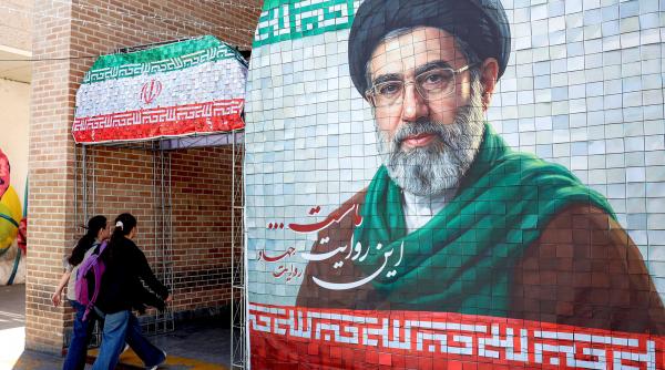 mojtaba khamenei e mort in teheran circula speculatii despre soarta ayatollahului reactia lui donald trump