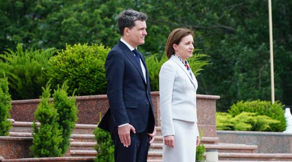 nicusor dan a fost primit de maia sandu la chisinau de ziua independentei moldovei la festivitati participa si volodimir zelenski