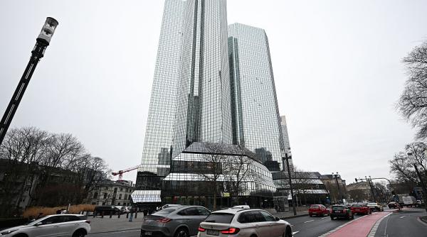 un fost bancher al deutsche bank a recunoscut ca a furat peste 600 000 de euro din conturilor clientilor